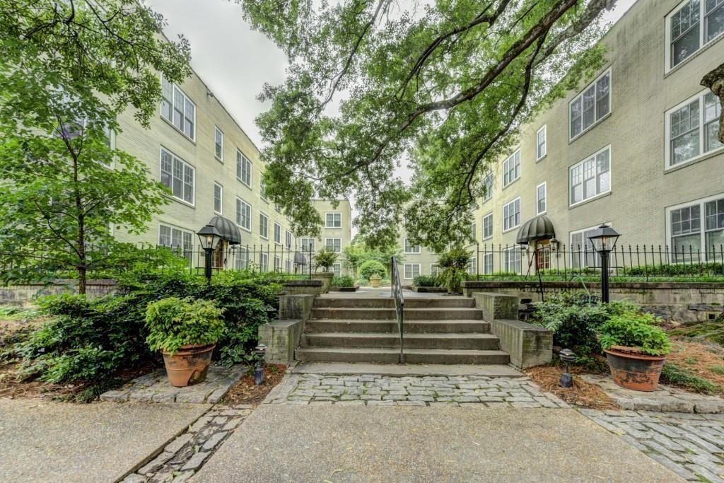 28 Collier Road NW Unit 11