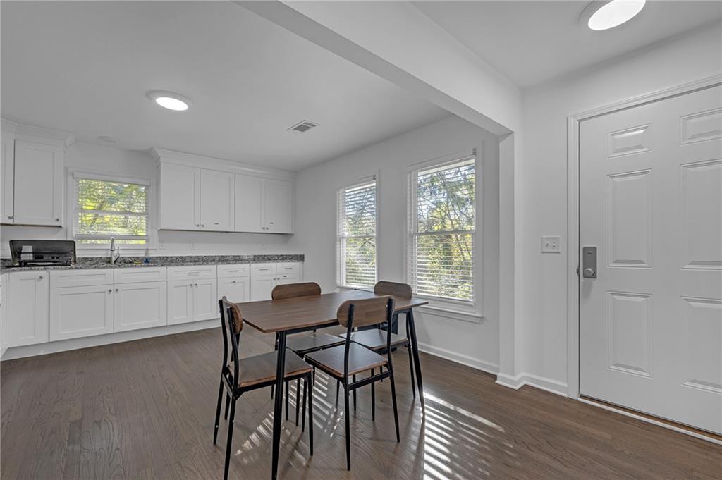 344 E RHINEHILL Road SE