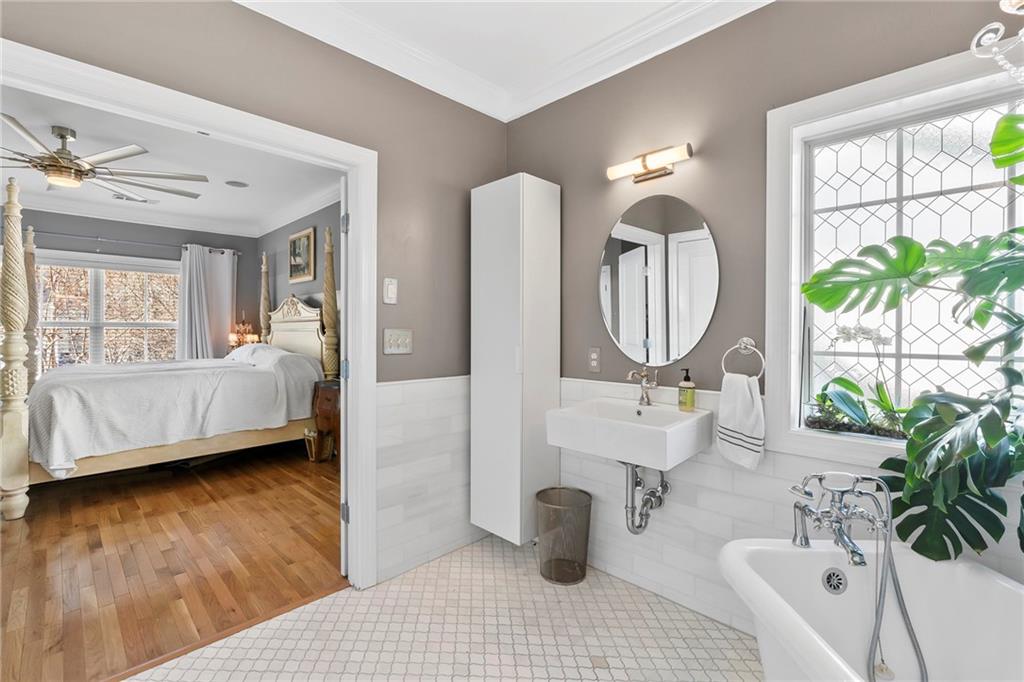 265 CARLYLE PARK Drive NE