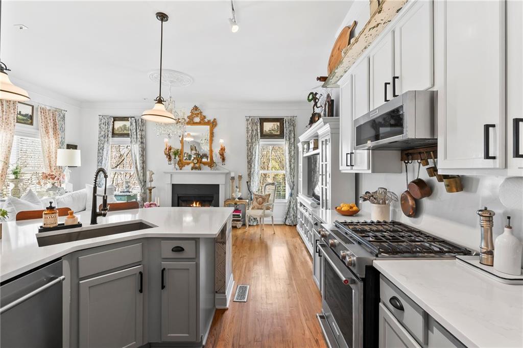 265 CARLYLE PARK Drive NE