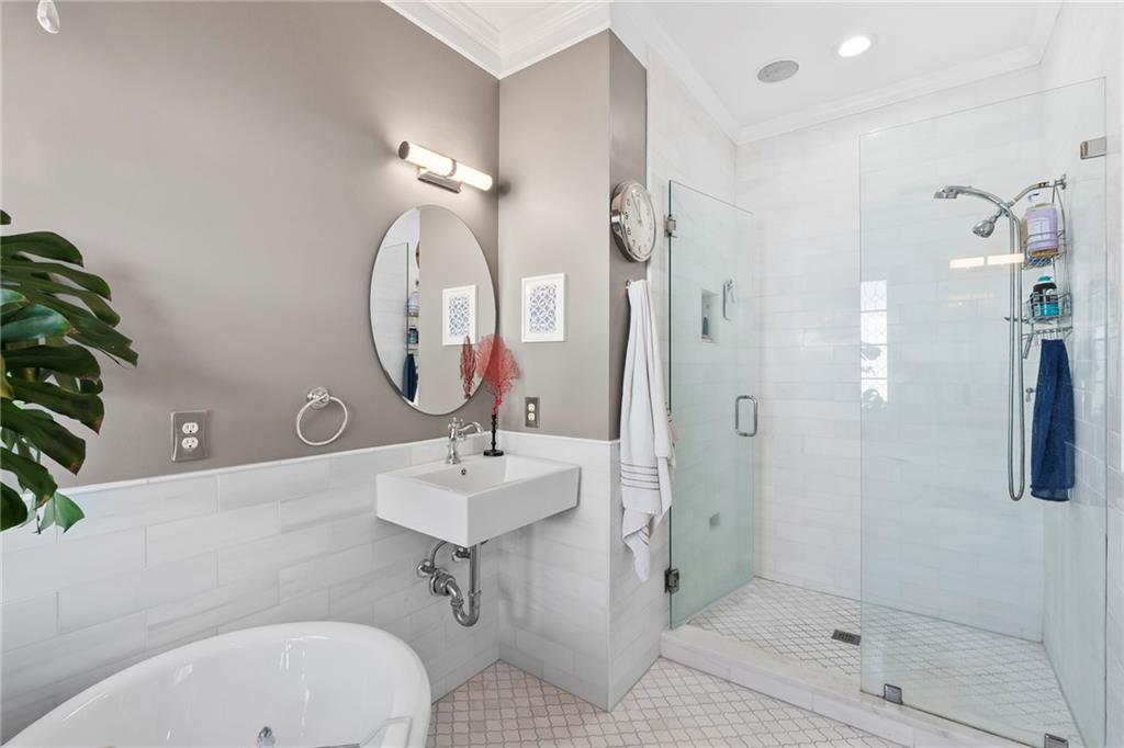 265 CARLYLE PARK Drive NE