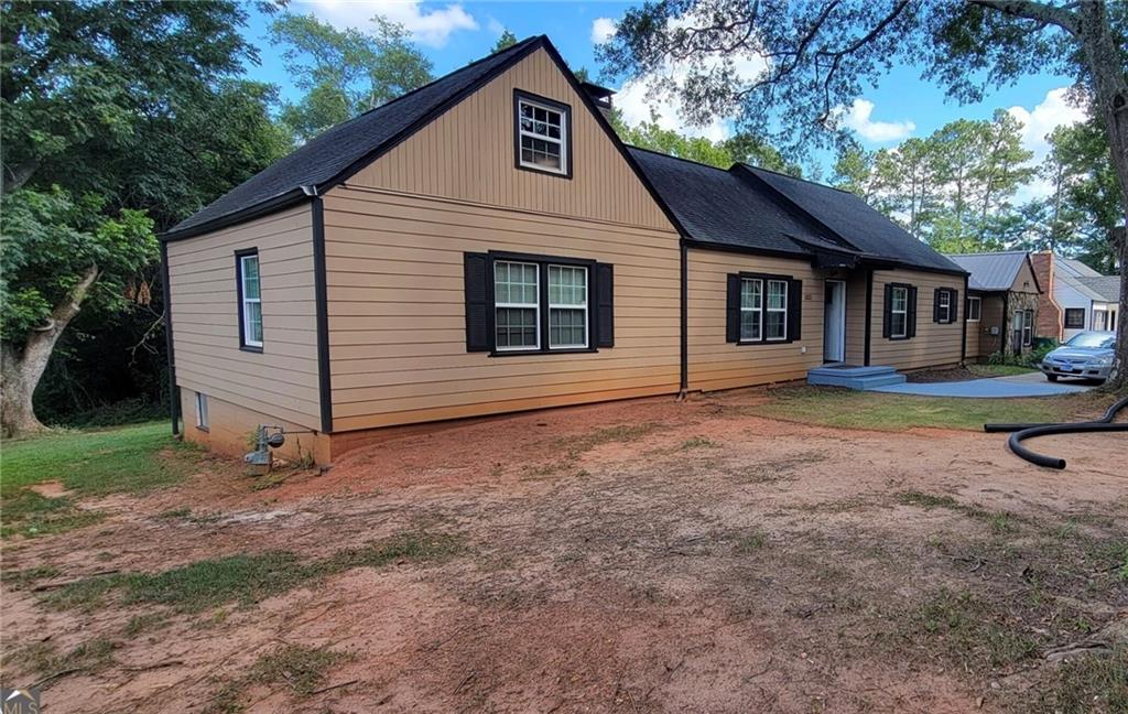 1512 S Hairston Road