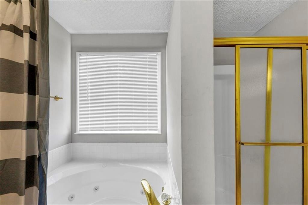 646 Autumn Leaf Circle