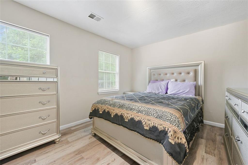 5242 Mccarter Station