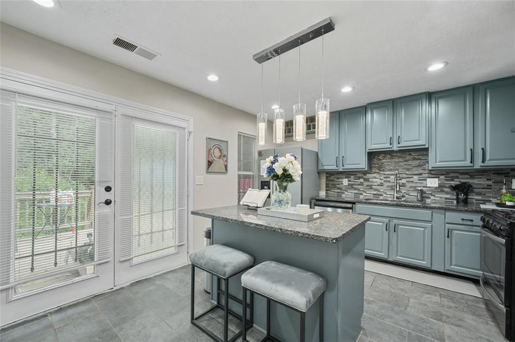 5242 Mccarter Station