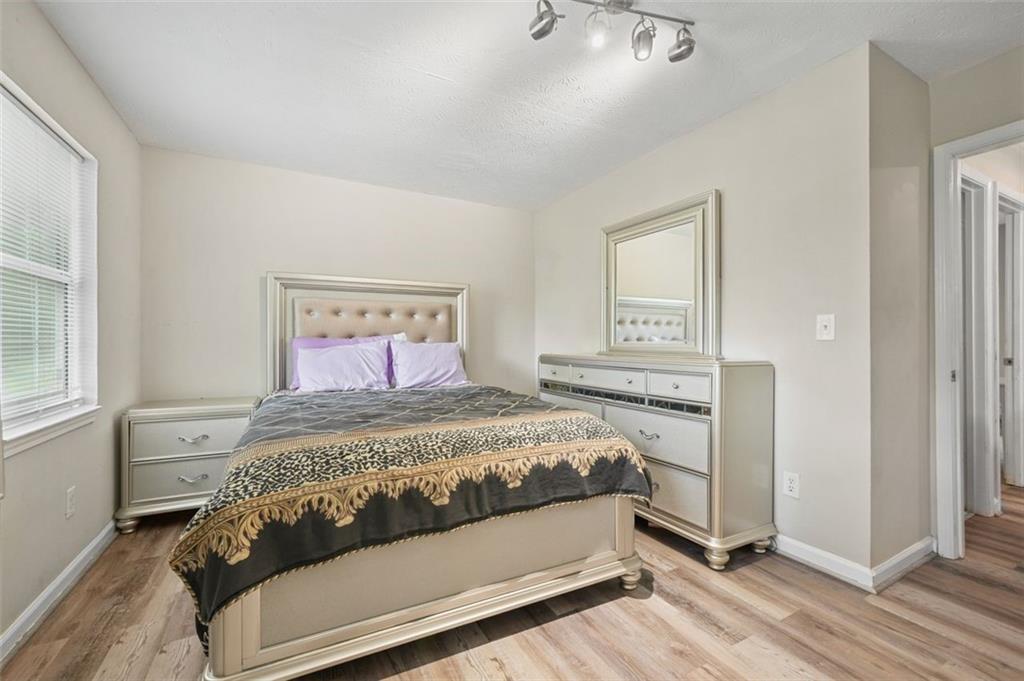 5242 Mccarter Station