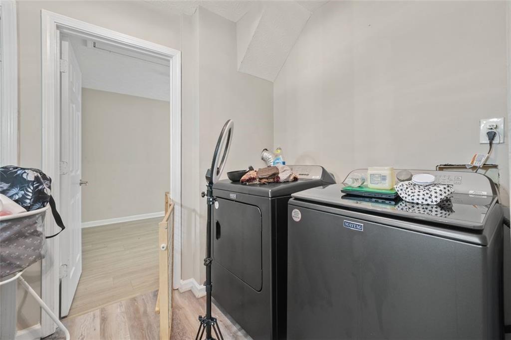 5242 Mccarter Station