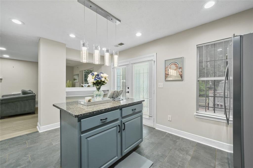 5242 Mccarter Station