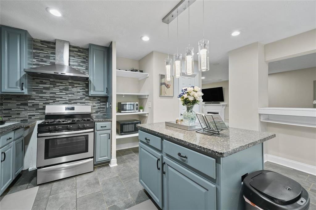 5242 Mccarter Station