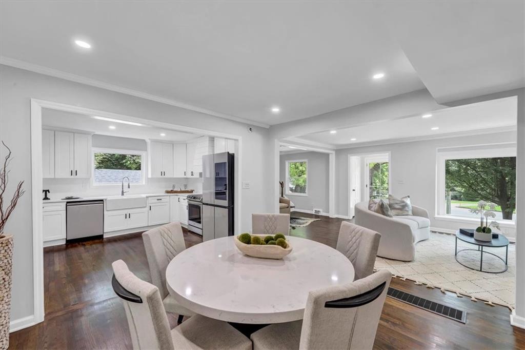 3423 RUGBY Circle