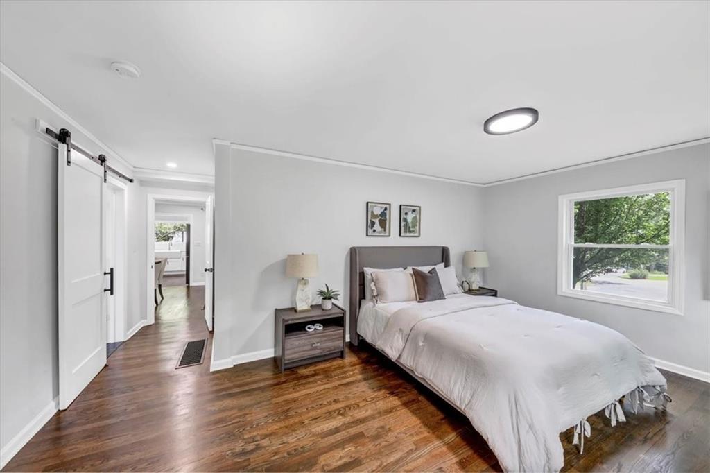 3423 RUGBY Circle