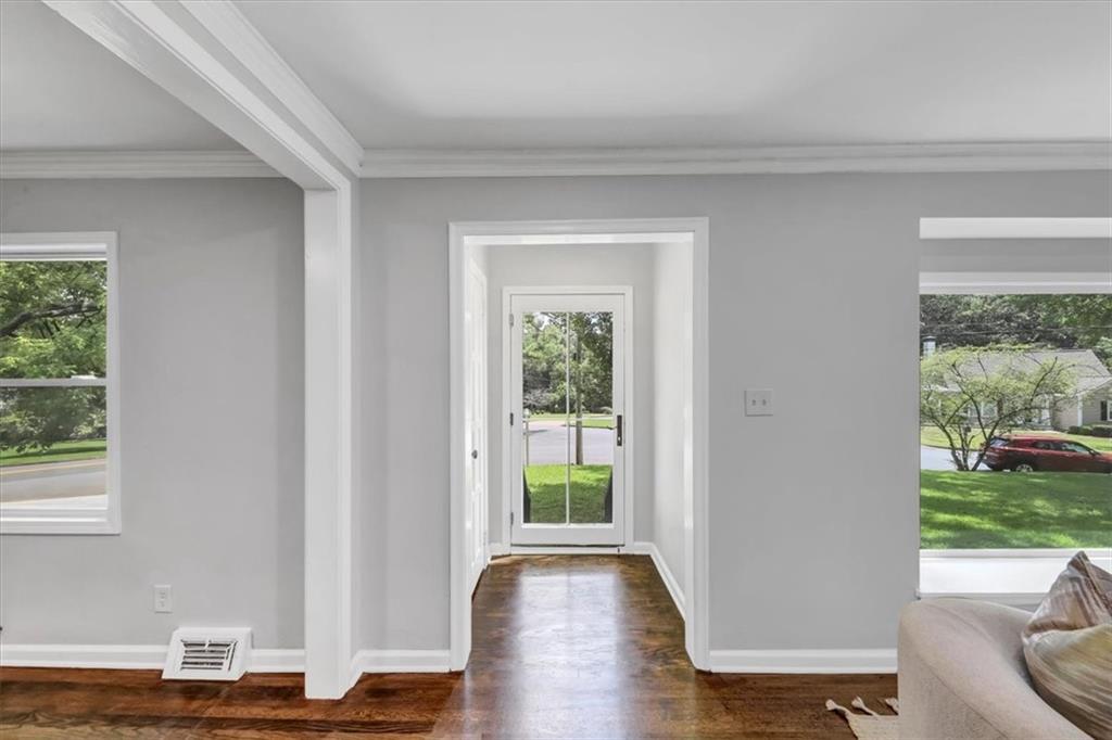 3423 RUGBY Circle