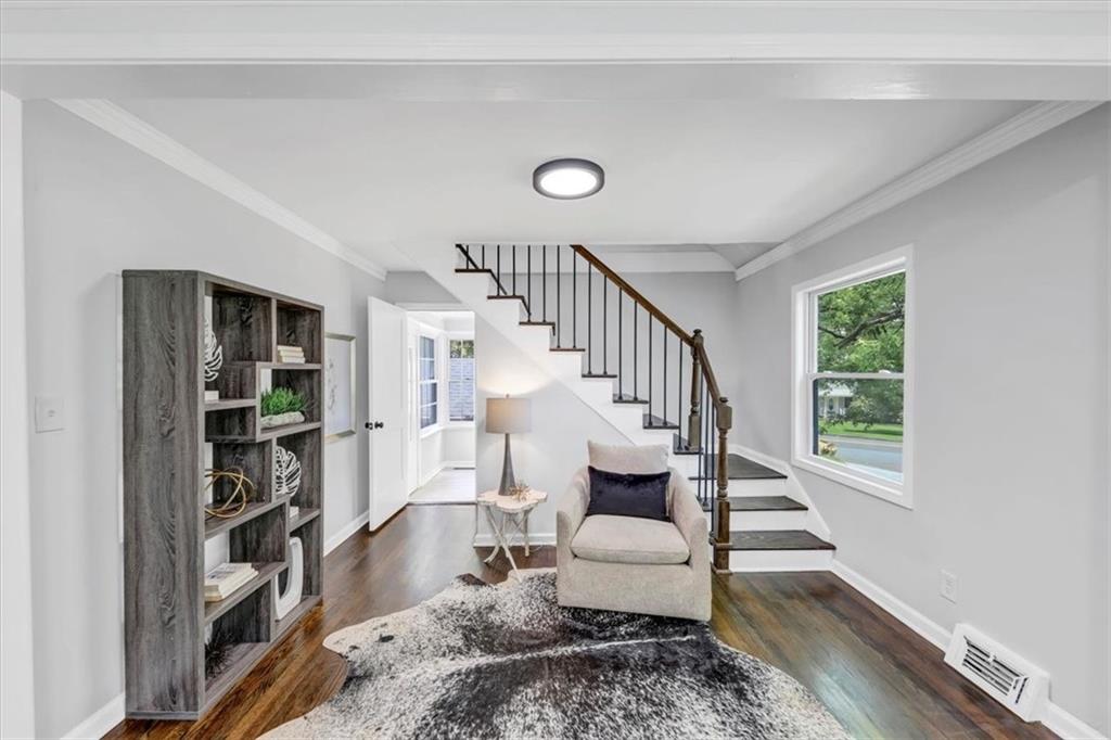 3423 RUGBY Circle