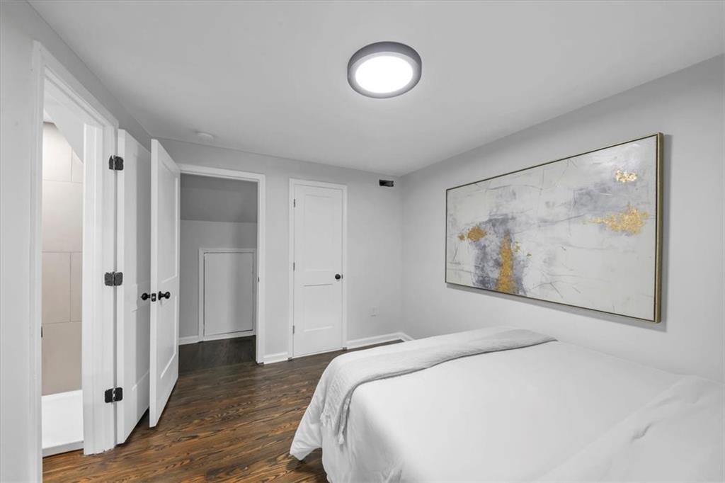 3423 RUGBY Circle