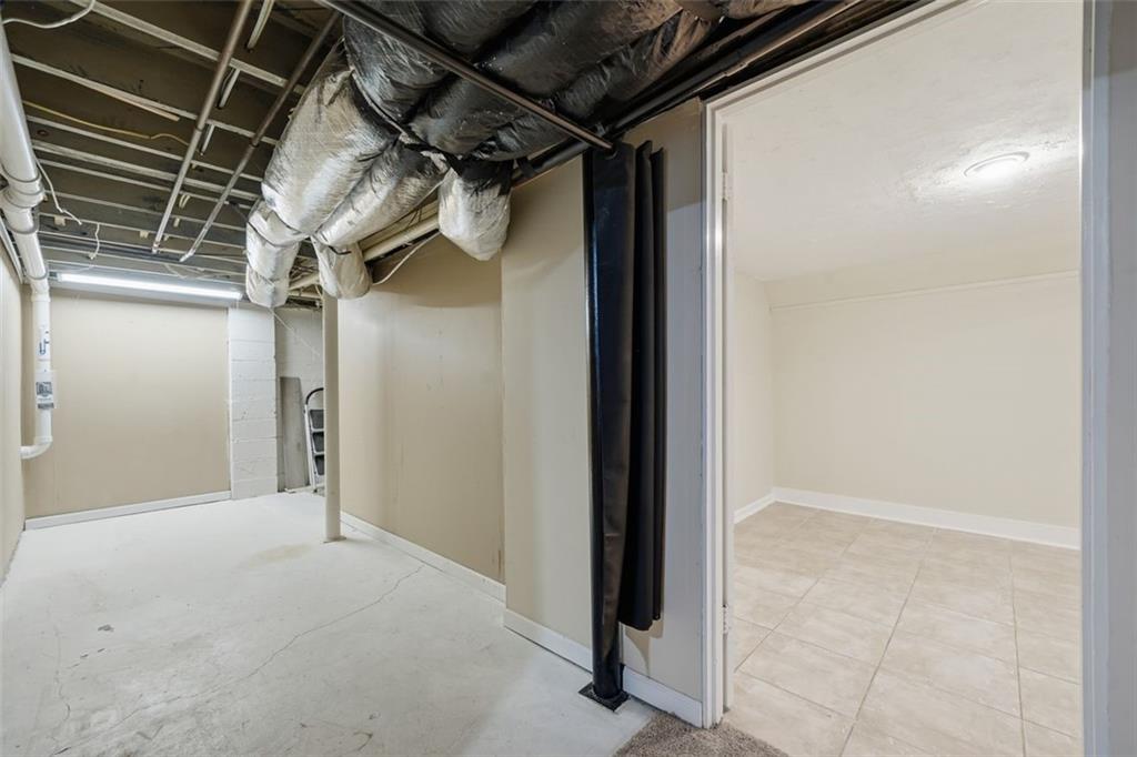 2002 DREW VALLEY Road NE