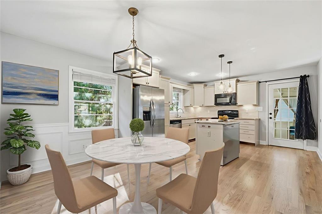 2002 DREW VALLEY Road NE