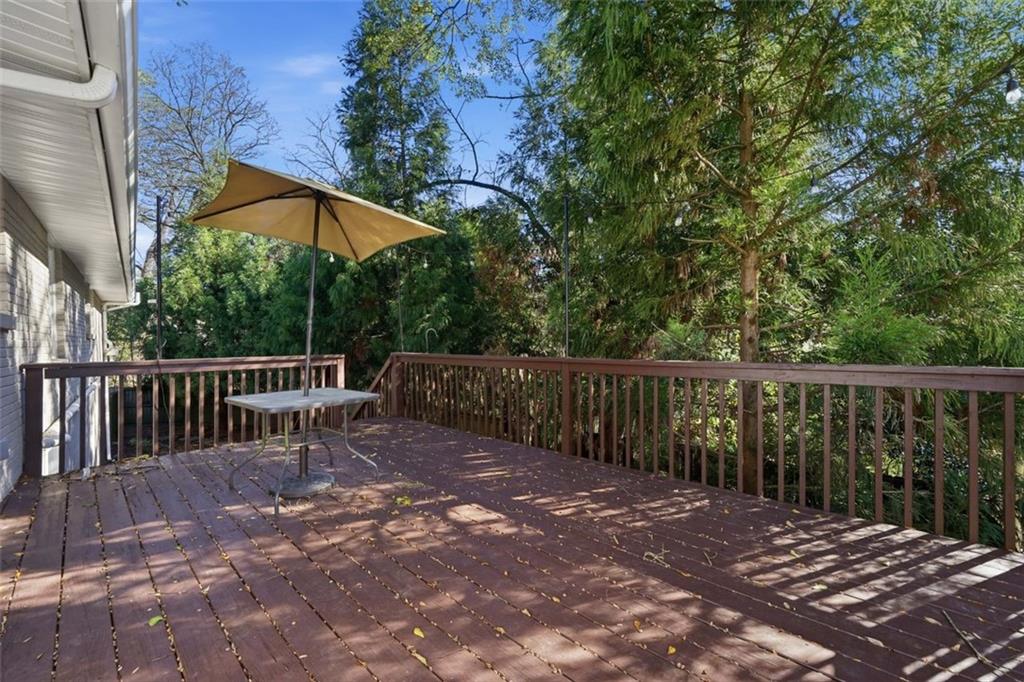 2002 DREW VALLEY Road NE