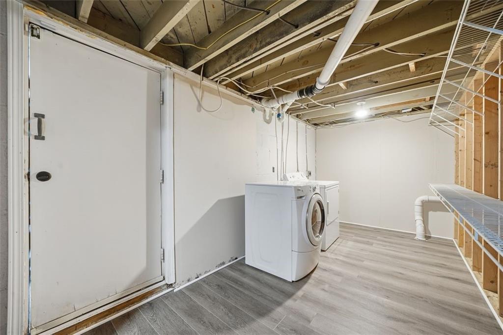 2002 DREW VALLEY Road NE