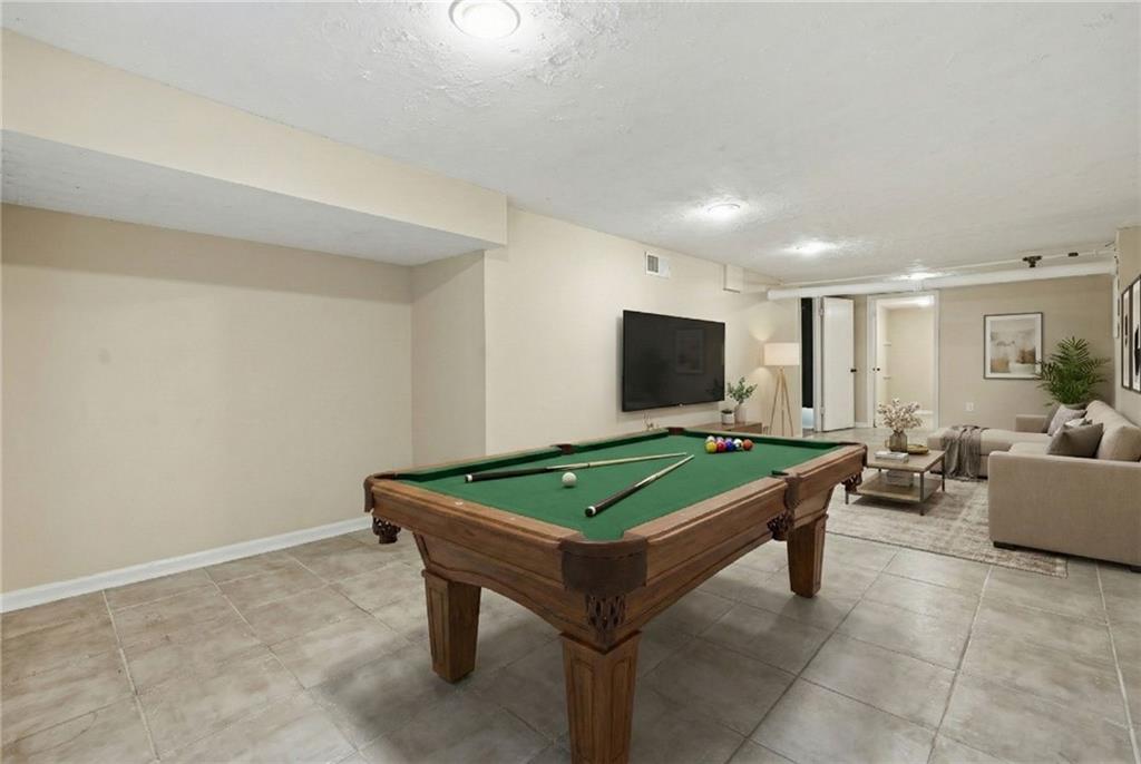 2002 DREW VALLEY Road NE