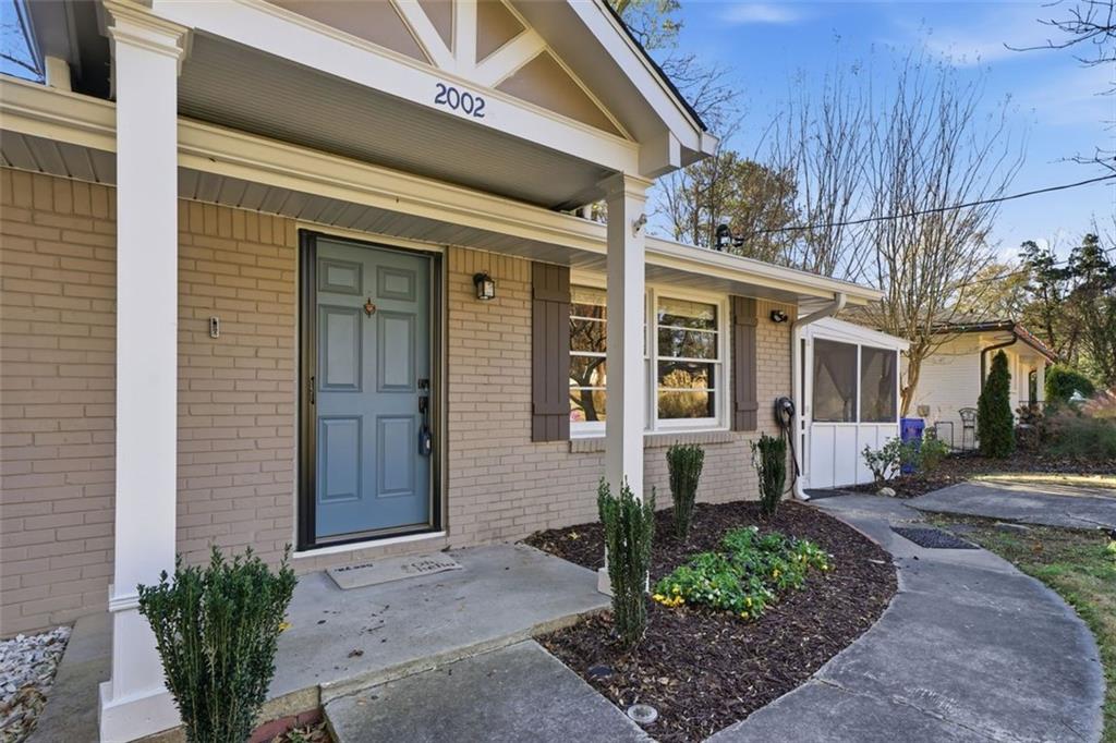 2002 DREW VALLEY Road NE