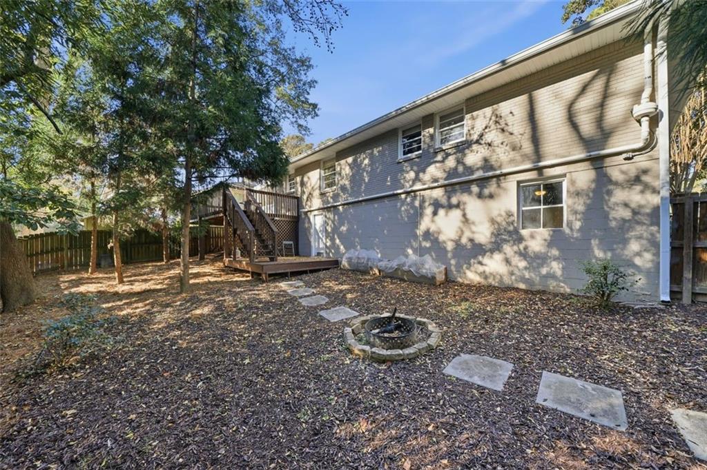 2002 DREW VALLEY Road NE