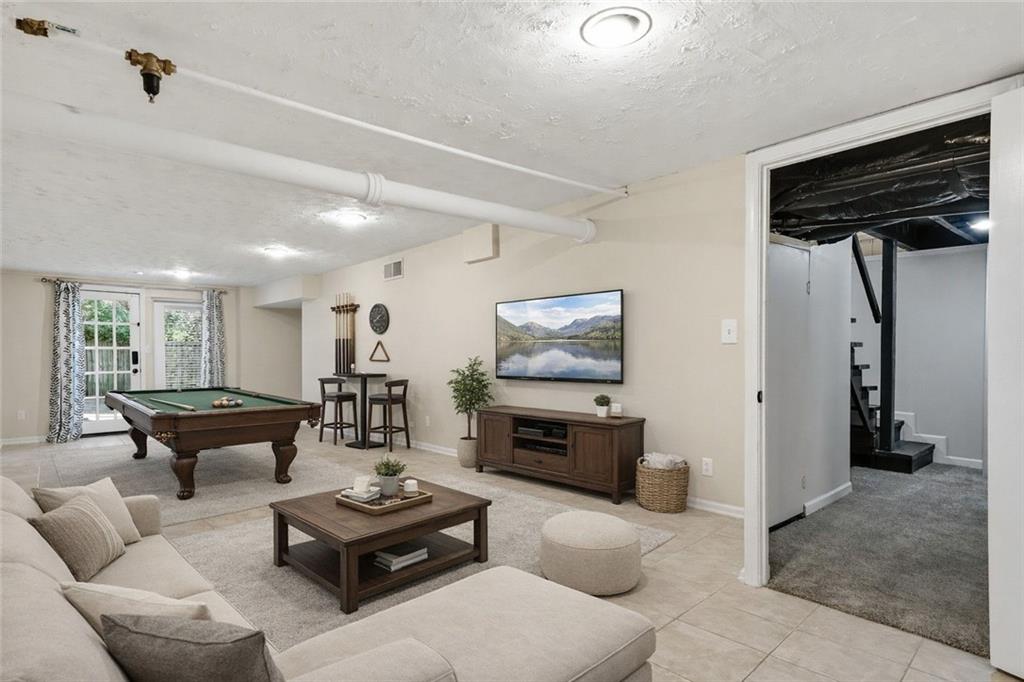 2002 DREW VALLEY Road NE