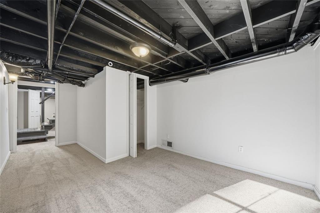 2002 DREW VALLEY Road NE