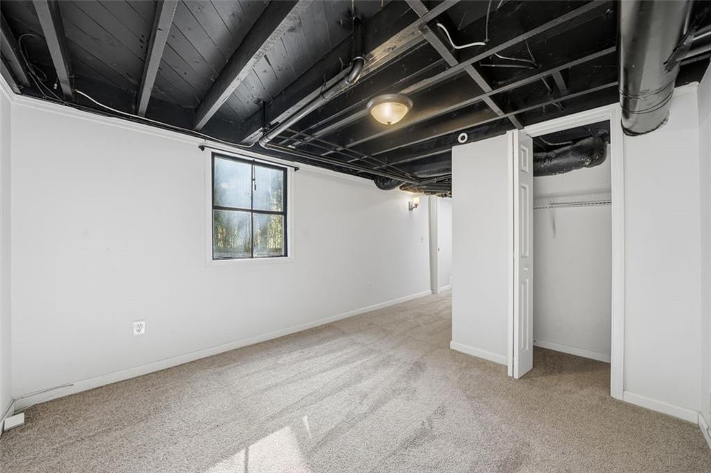 2002 DREW VALLEY Road NE