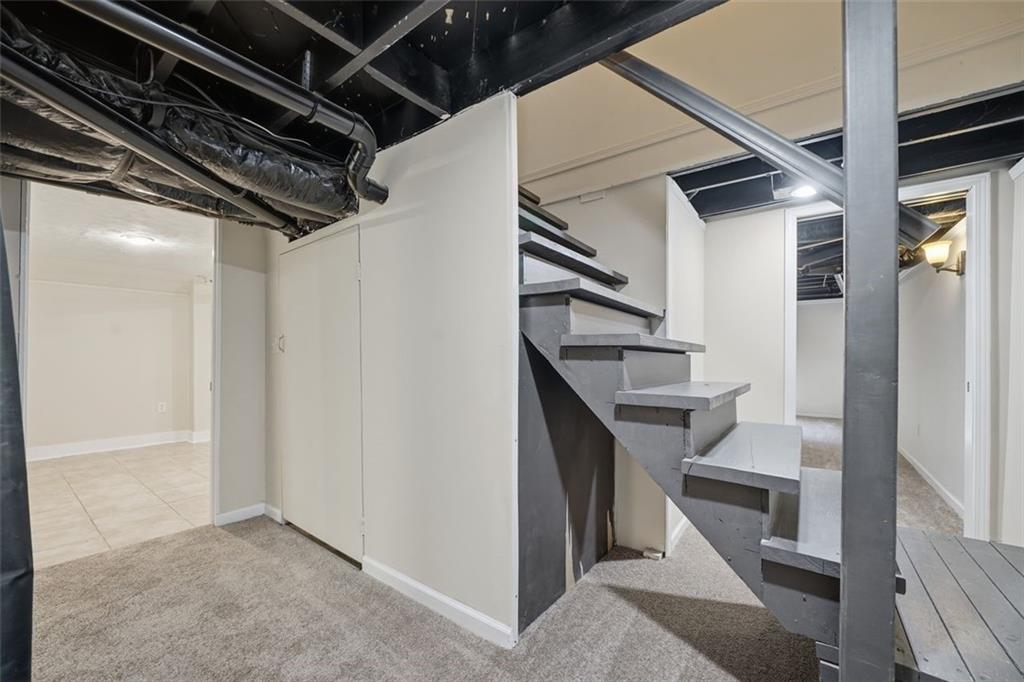 2002 DREW VALLEY Road NE