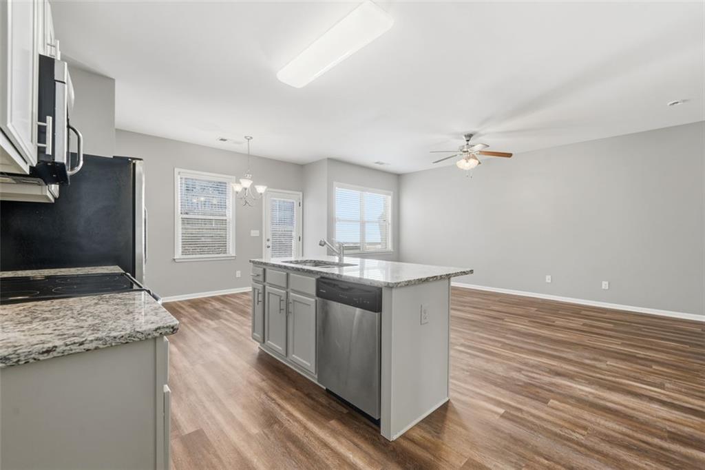 3249 GARDEN GLADE Lane