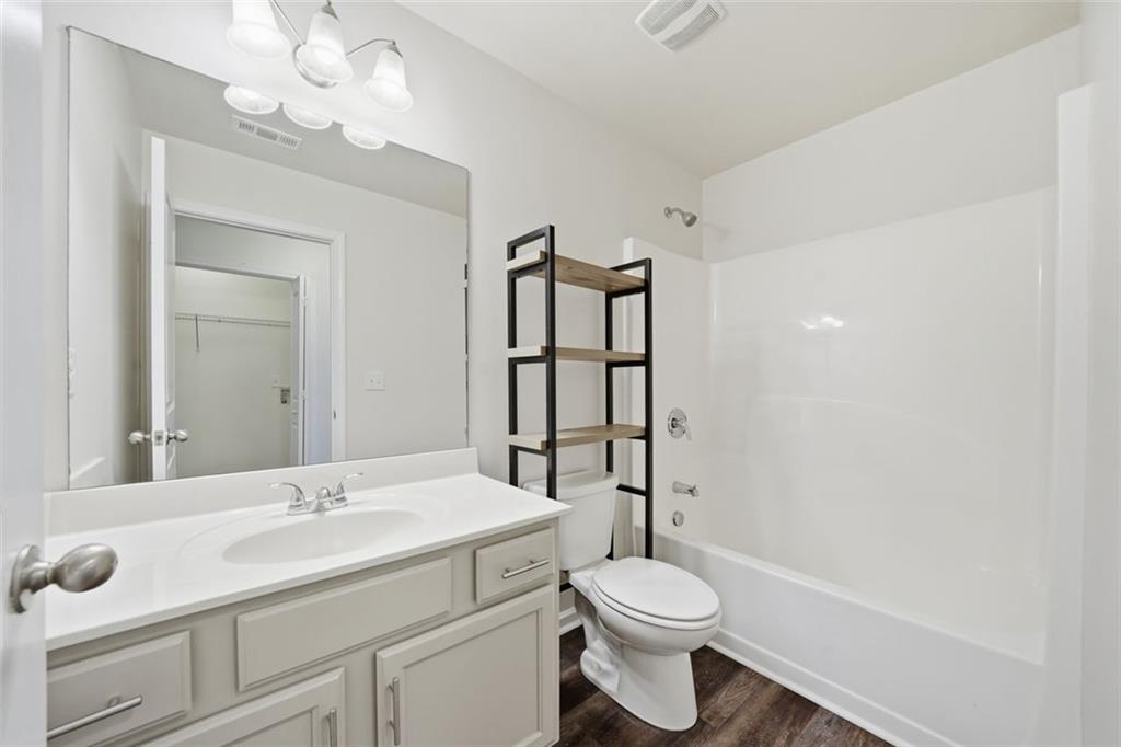 3249 GARDEN GLADE Lane