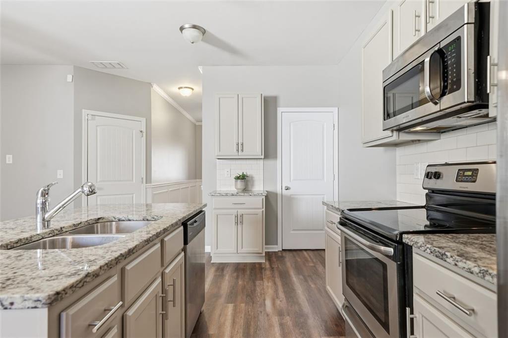 3249 GARDEN GLADE Lane