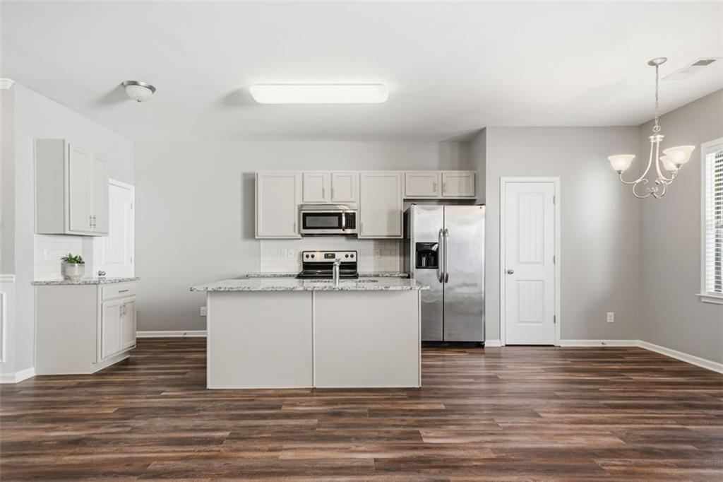 3249 GARDEN GLADE Lane