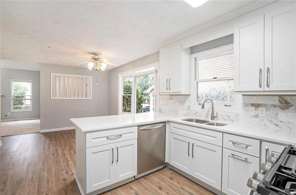 2294 Wellington Circle