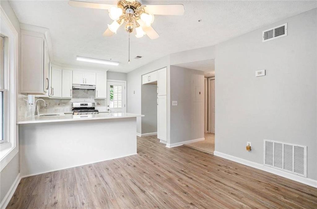 2294 Wellington Circle