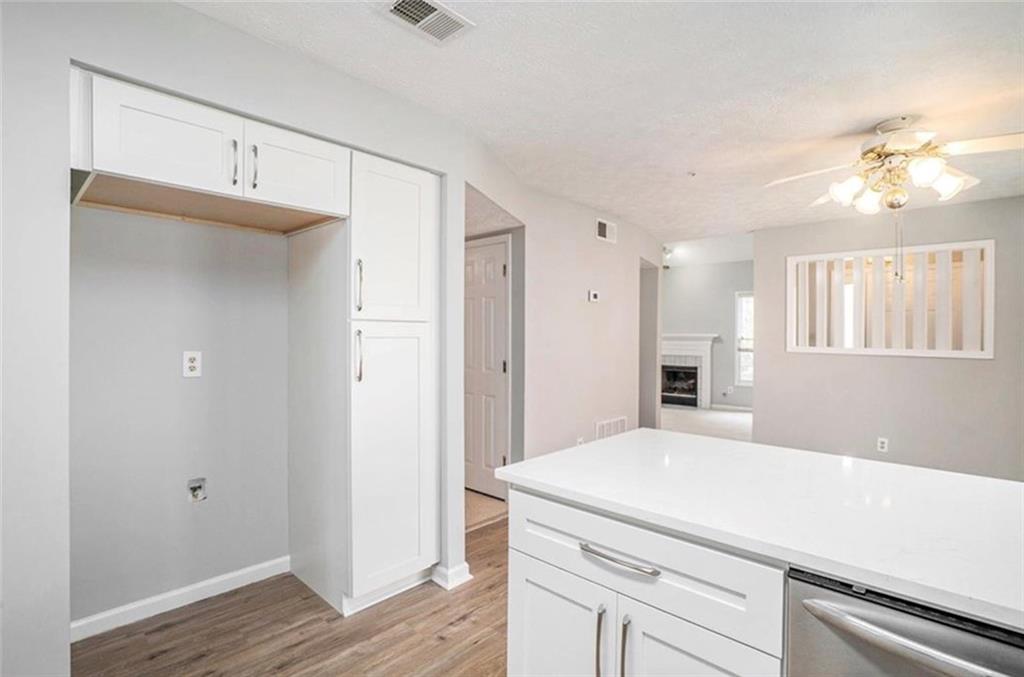 2294 Wellington Circle