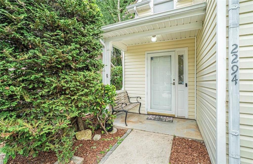 2294 Wellington Circle