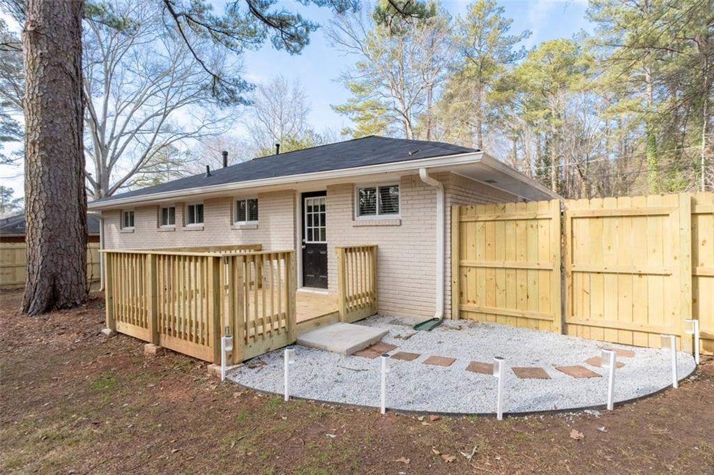 3645 Larkspur Terrace