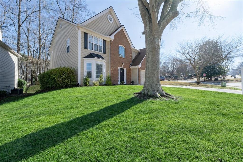 3962 LULLWATER MAIN NW