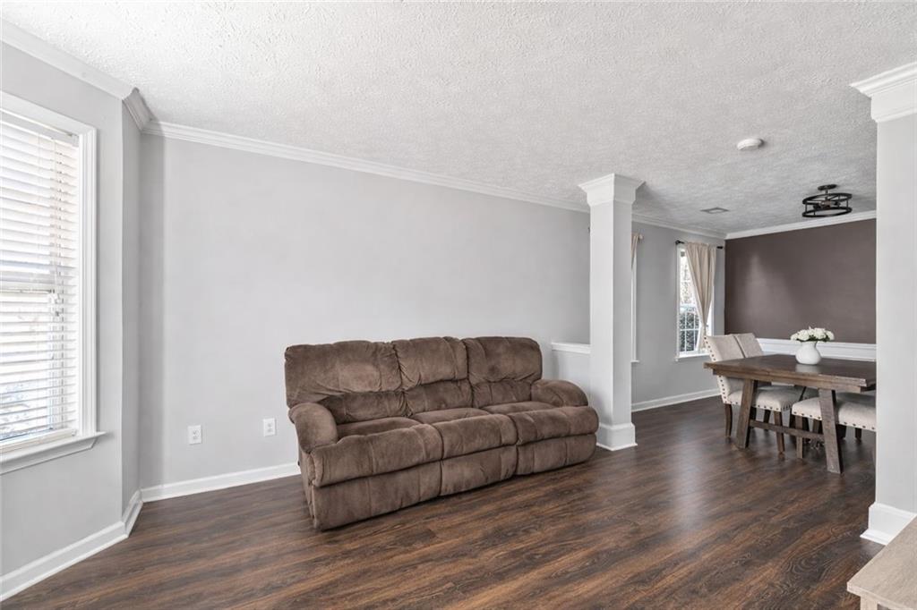 3962 LULLWATER MAIN NW