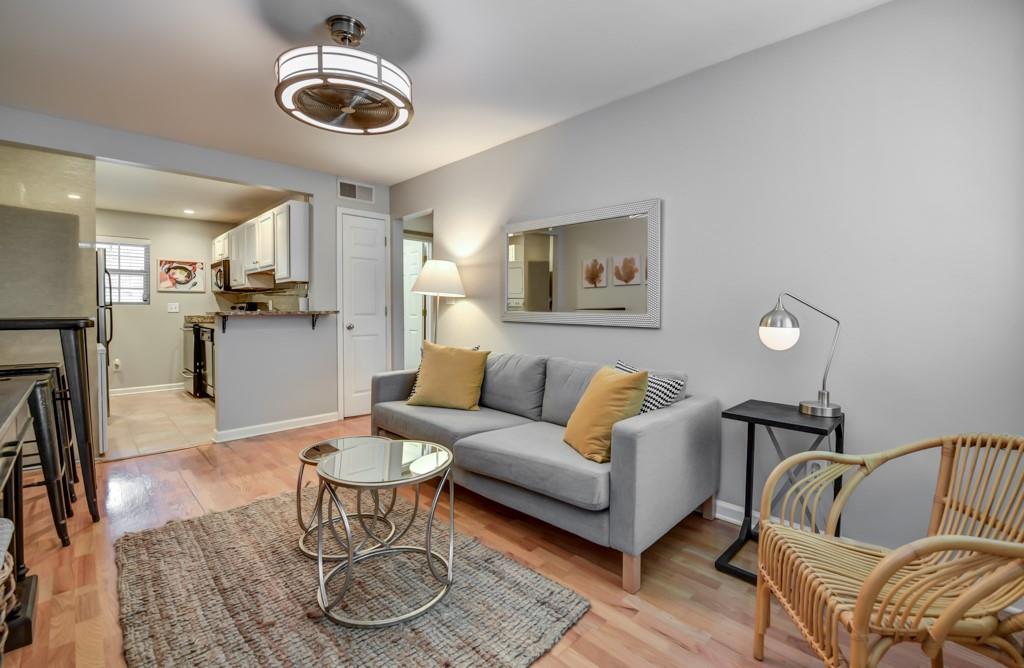 210 Sampson Street NE Unit 5