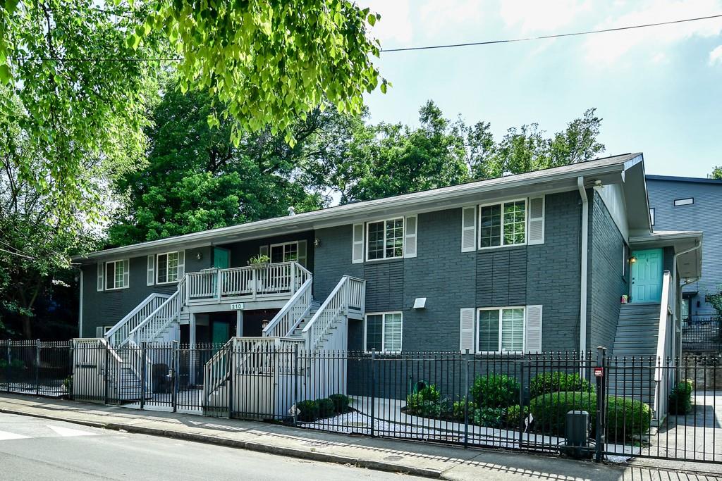 210 Sampson Street NE Unit 5