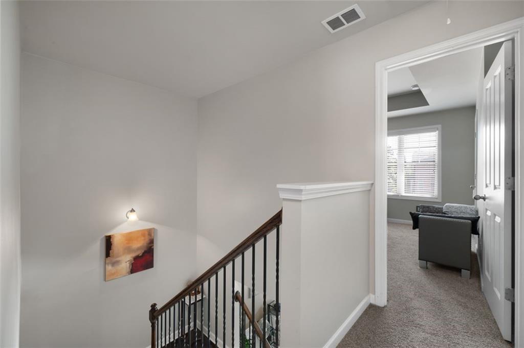 1222 LAVISTA Circle NE