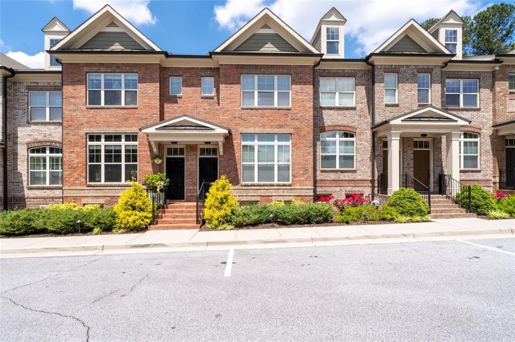 1222 LAVISTA Circle NE