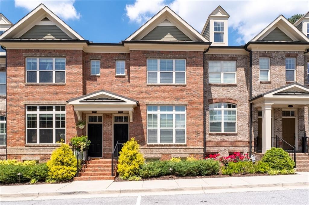 1222 LAVISTA Circle NE