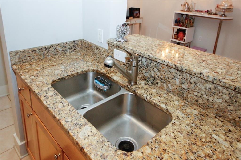 799 Hammond Drive Unit 116