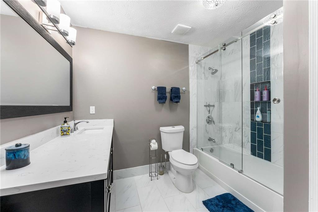 307 COUNTRY PARK Drive SE