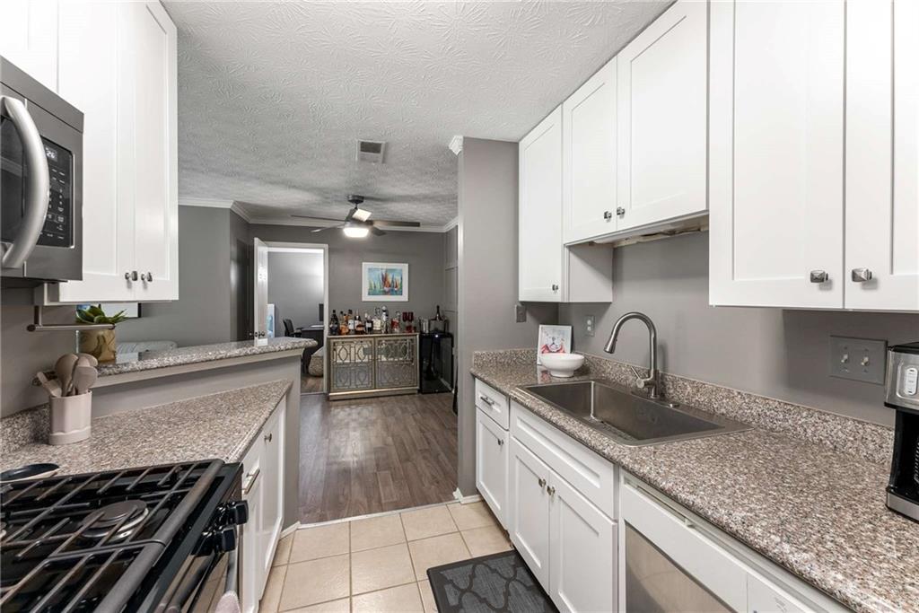 307 COUNTRY PARK Drive SE