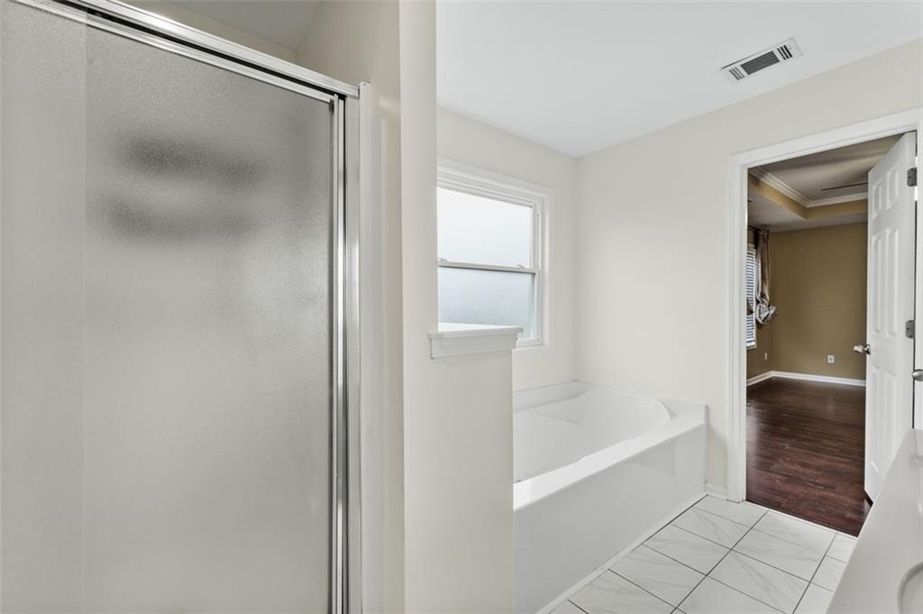 589 Whitaker Street NW