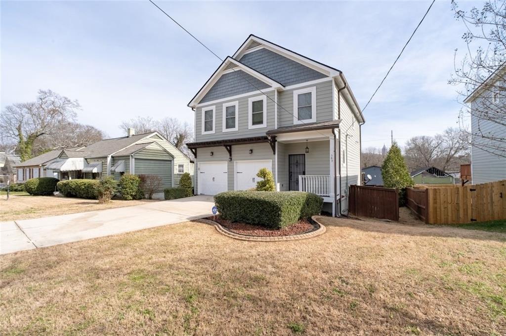 589 Whitaker Street NW